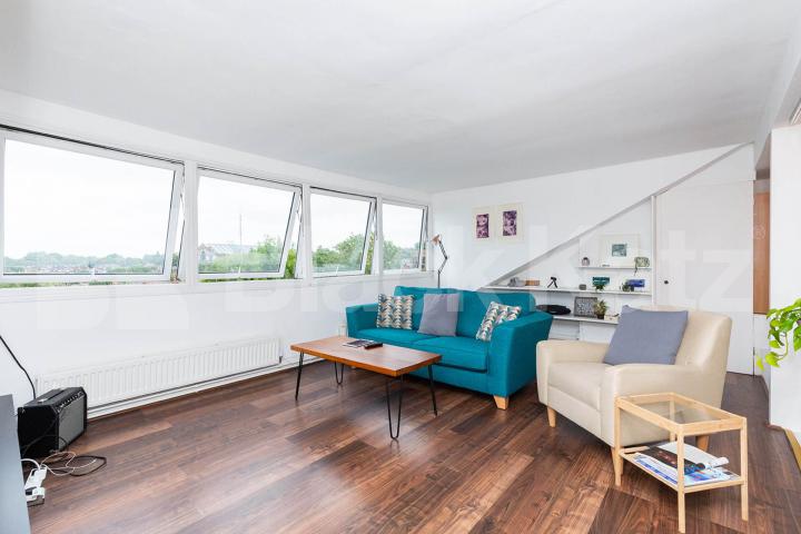 Top floor 2 bedroom property within a period conversion in Muswell Hill Methuen Park, Muswell Hill 